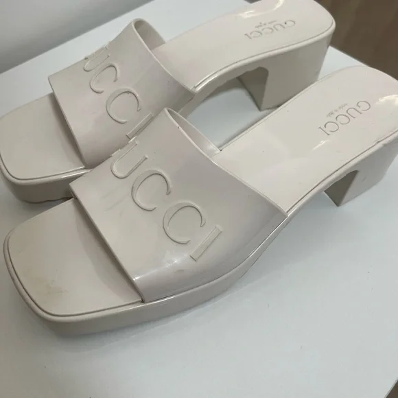 GUCCI RUBBER SANDALS - Picture 4 of 6